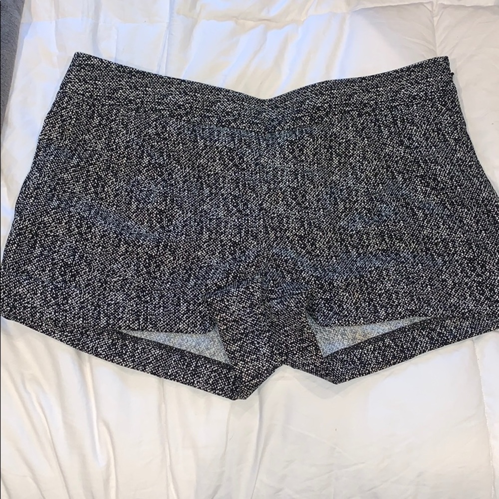 Dress shorts black and white